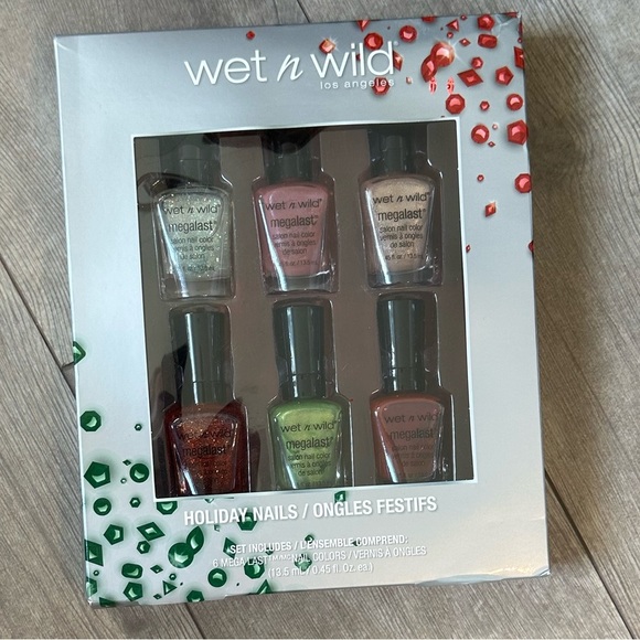 New Wet n Wild Holiday Nails Set - Multicolor Gift Box Set Set of 6 - Picture 5 of 8